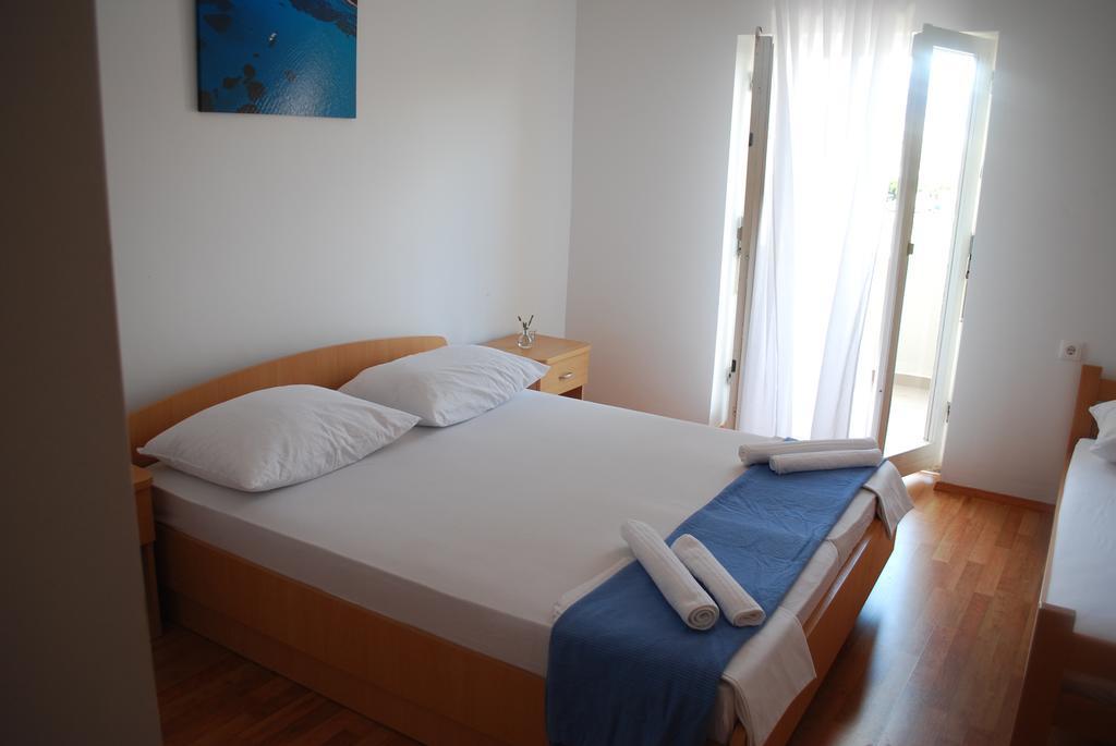 Lokunja Bed&Breakfast Pag Town Habitación foto